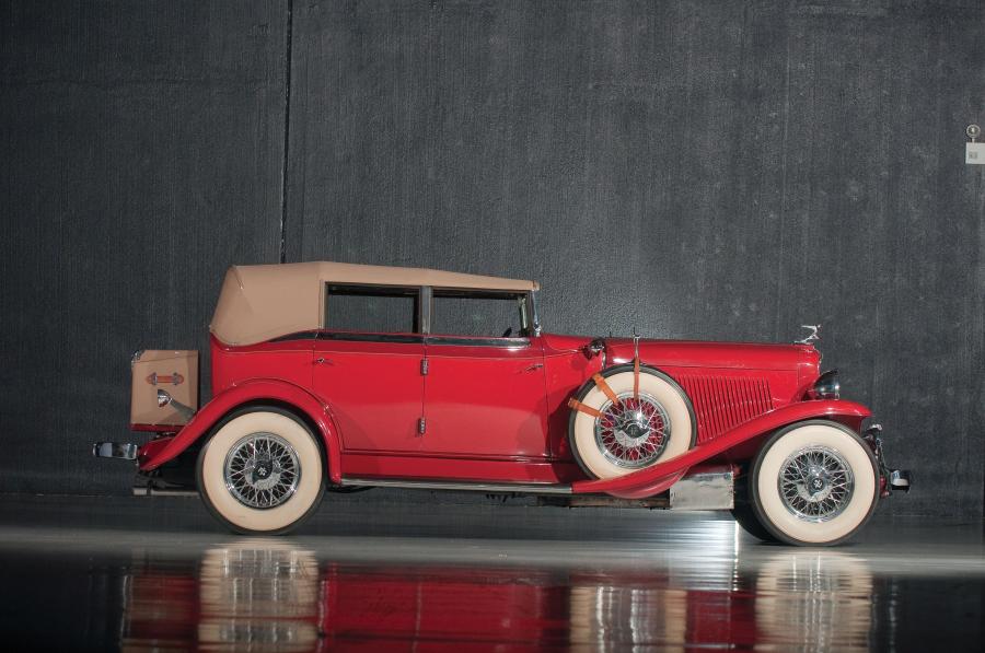  Auburn 12-160A Custom Dual Ratio Phaeton Sedan 1932 года  (фото 32 из 43)